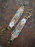 Longues boucles d'oreilles à franges précieuses Collection French Riviera - blanc opale turquoise et pêche - Perles de lune oeil de tigre aigue-marine