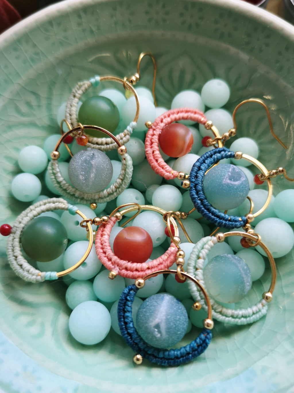 Mini boucles d'oreilles créoles GOA en agate givrée rouge orange terracotta - Pièce unique