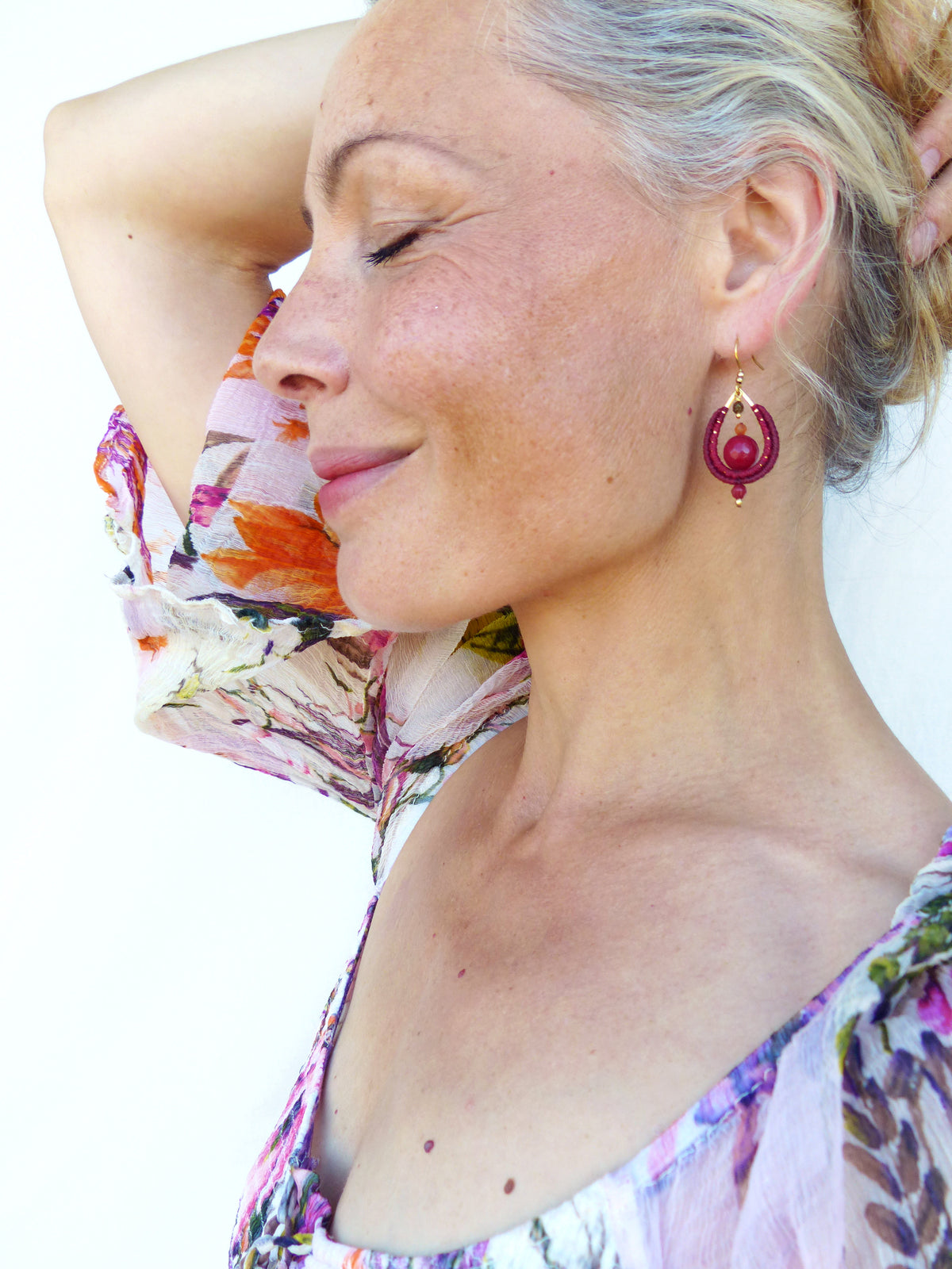Les mini gouttes Pondicherry - Boucles d'oreilles pendantes toutes en macramé et pierres gemmes