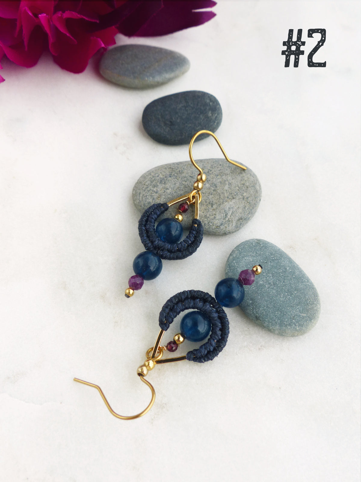 Les mini gouttes Pondicherry - Boucles d'oreilles pendantes toutes en macramé et pierres gemmes