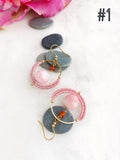 Les mini créoles Pondicherry - Boucles d'oreilles pendantes toutes en macramé et pierres gemmes