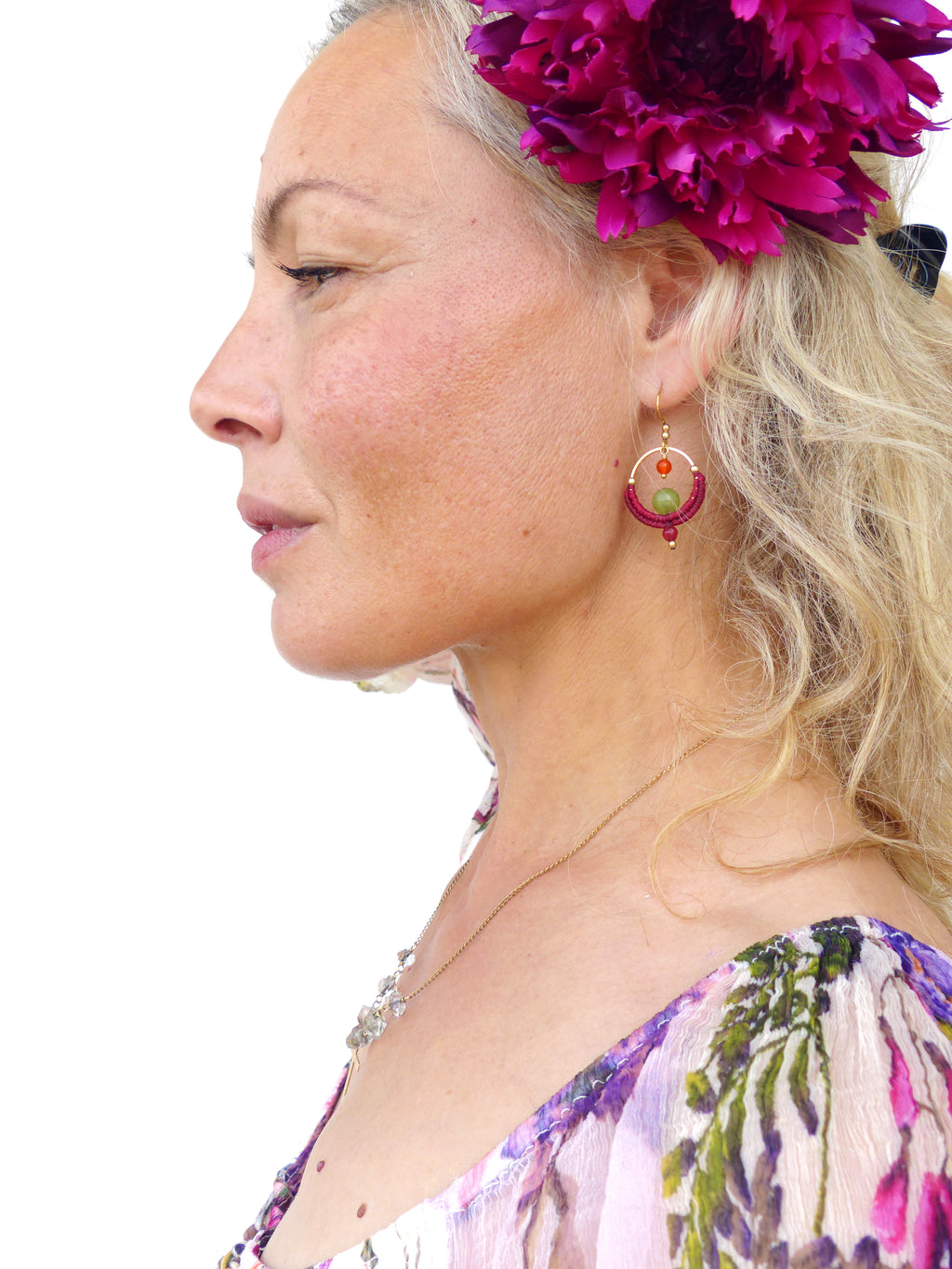 Les mini créoles Pondicherry - Boucles d'oreilles pendantes toutes en macramé et pierres gemmes