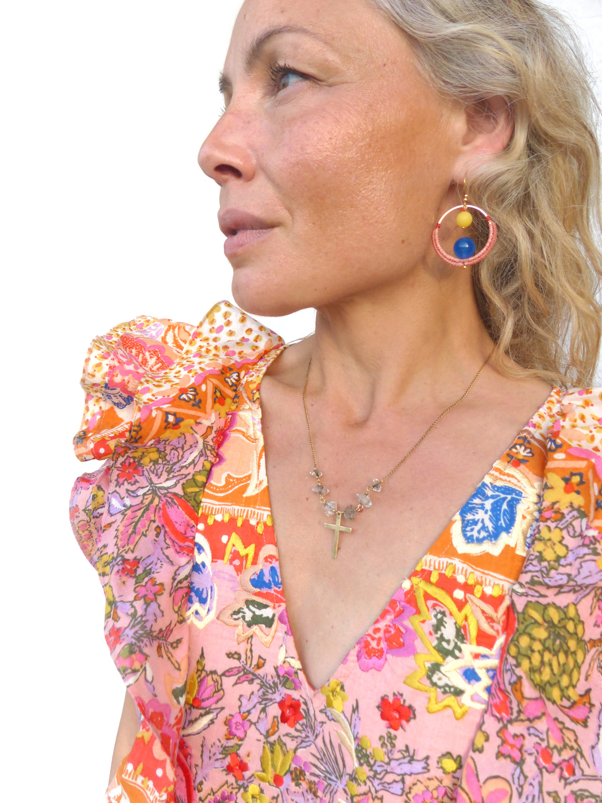 Les mini créoles Pondicherry - Boucles d'oreilles pendantes toutes en macramé et pierres gemmes