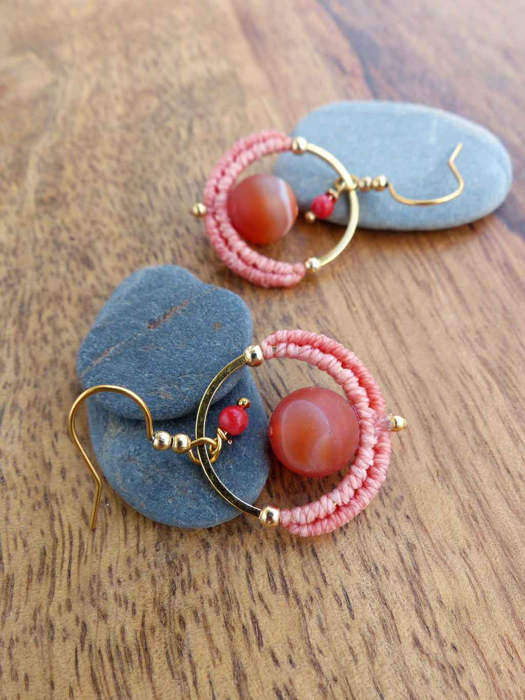 Mini boucles d'oreilles créoles GOA en agate givrée rouge orange terracotta - Pièce unique