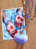 Mala avec un pendentif coeur en agate violet blanc et gris - Collier sautoir 2 rangs en perles de pierres et gold filled 18k - Collection GOA