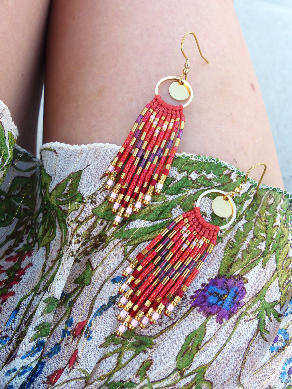 Mini boucles d'oreilles à franges perlées rouge rose violet couleurs fruits des bois - Bijoux bohème fait main - Inspiration french riviera