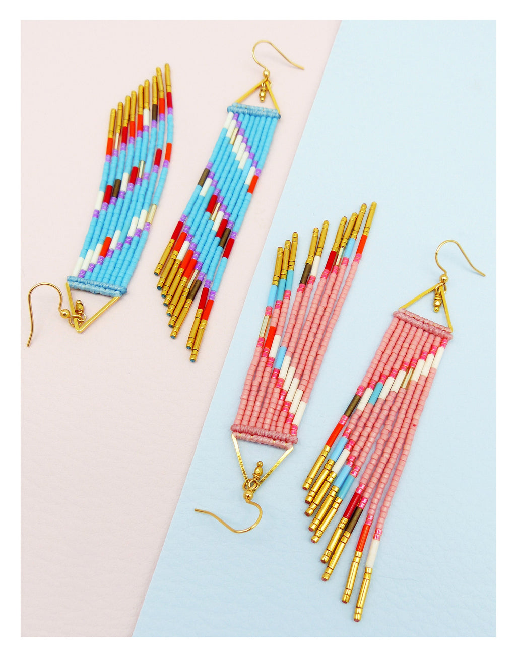Peut inclure: Une paire de longues boucles d'oreilles en perles avec un motif géométrique. Les boucles d'oreilles sont faites de perles colorées et d'accents en métal doré. Une paire est bleue et l'autre est rose.