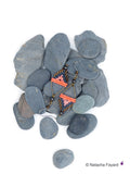 Micro macramé et miyuki delica - Boucles d'oreilles tissées orange corail fluo hématite bronze - Flèche triangle - Bijoux ethnique boho chic