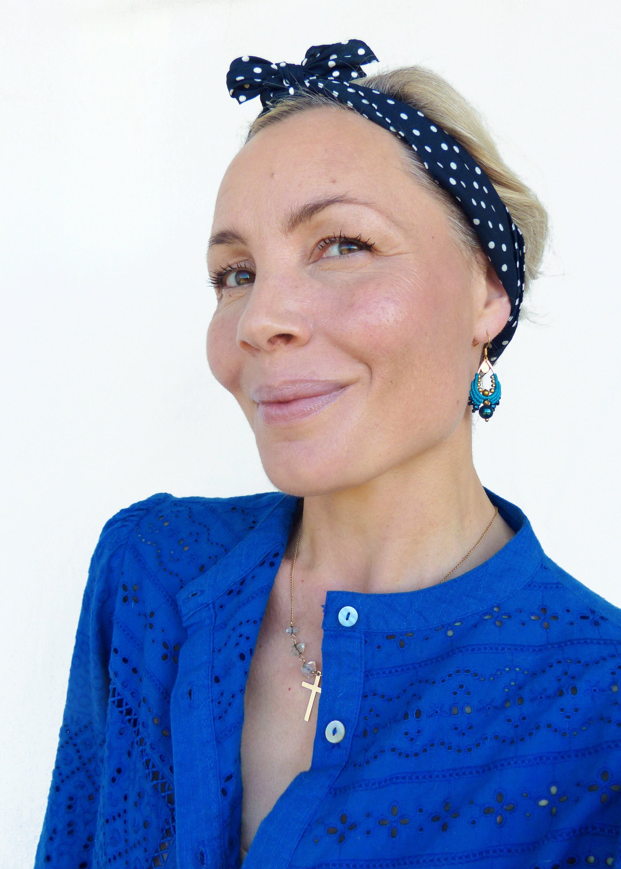 Boucles d'oreilles gouttes en macramé turquoise foncé bleu nuit et doré