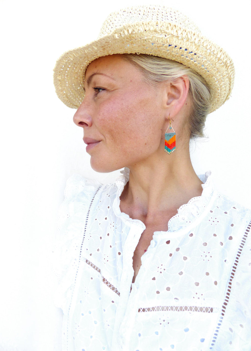 Mini boucles à franges perlées bleu jean sarcelle et orange rouge vif Bijoux tissés en macramé et perles miyuki Bijoux pour elle Bohème chic