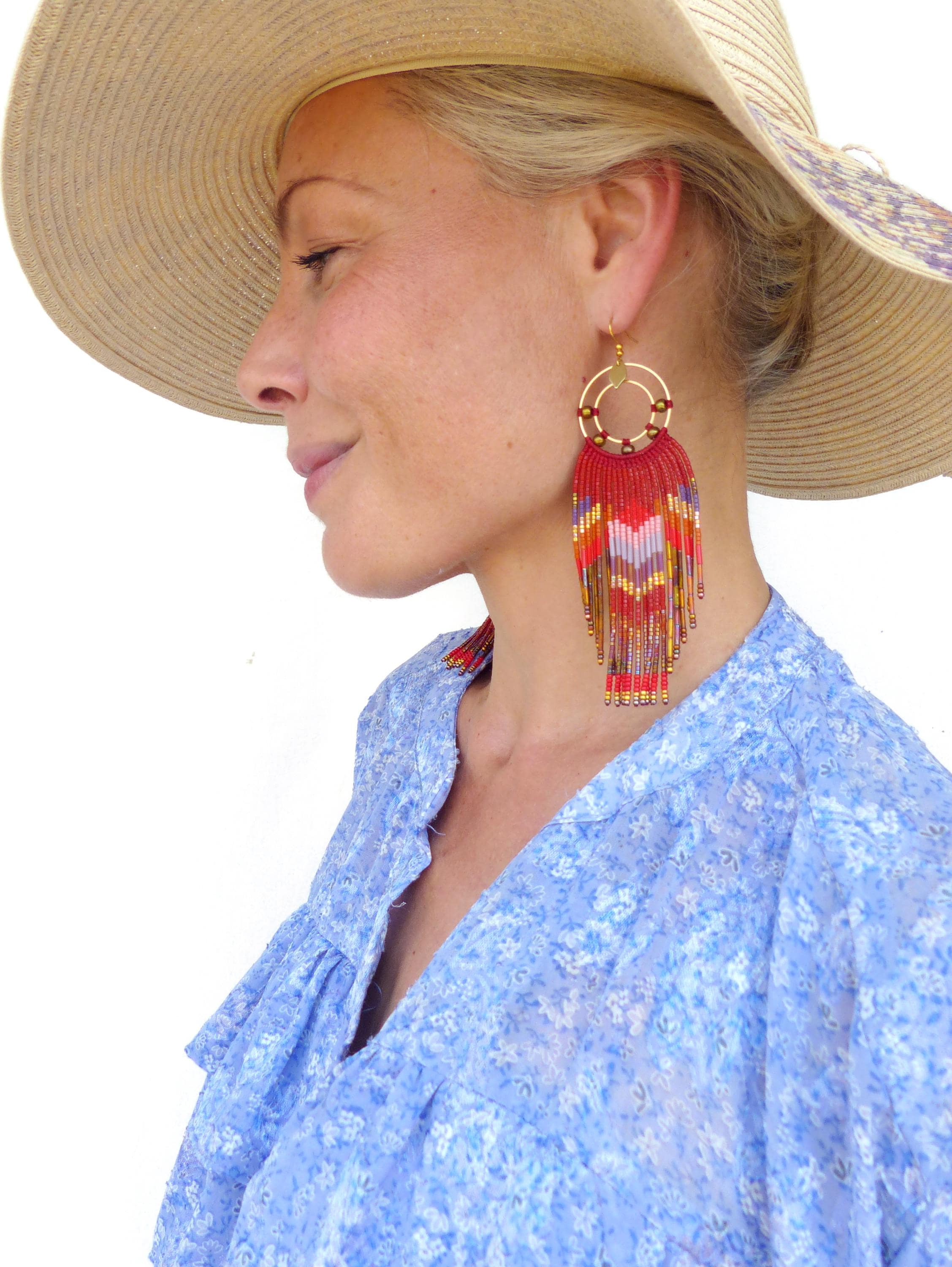 Grandes boucles d'oreilles à franges perlées en micromacramé et miyuki rouge cuivre violet bronze mordoré