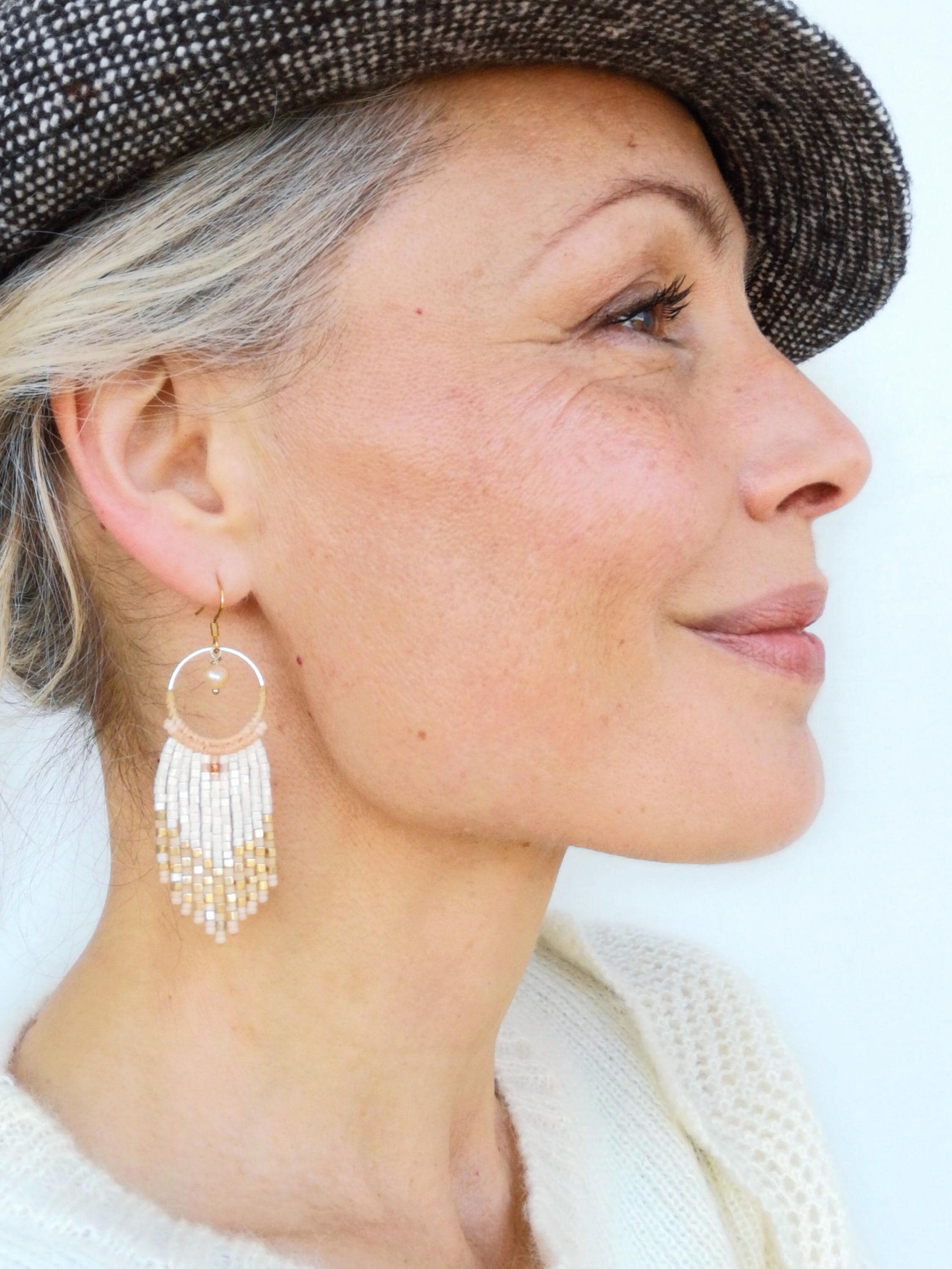 Boucles d'oreilles à franges perlées ivoire rose blush pêche pastel et doré