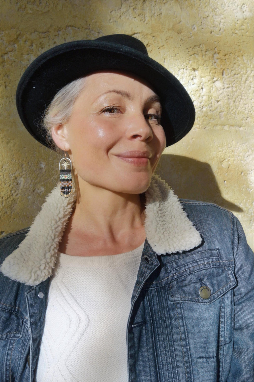 Longues boucles d'oreilles pendantes colorées à franges perlées style bohème folk noir et étoile doré cadeau pour elle Noel Saint Valentin