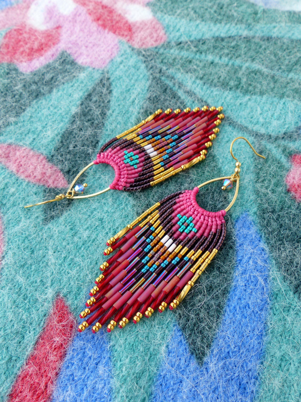 Longues boucles à franges perlées rose fuchsia bordeaux brune Bijoux tissés en macramé et perles de rocailles miyuki style bohème boho chic